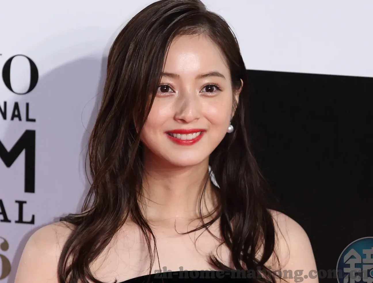 中国新加坡足球比分-绿茵交锋，中国与新加坡足球比分的多维解读